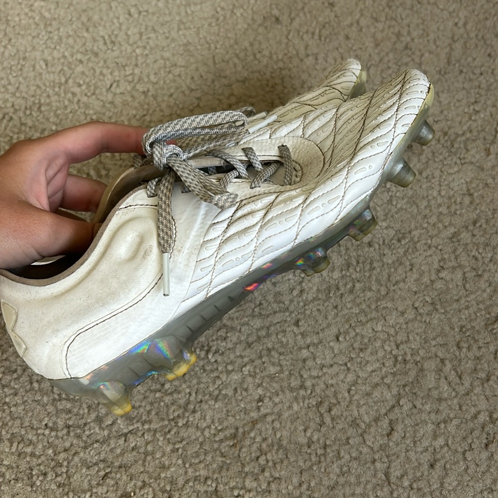 Used women’s cleats